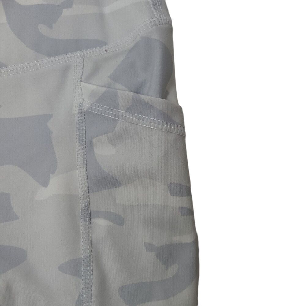 Yogalicious Lux Womens Extra Small Midrise Bike Shorts Gray Camo‎ Spandex - Picture 2 of 8